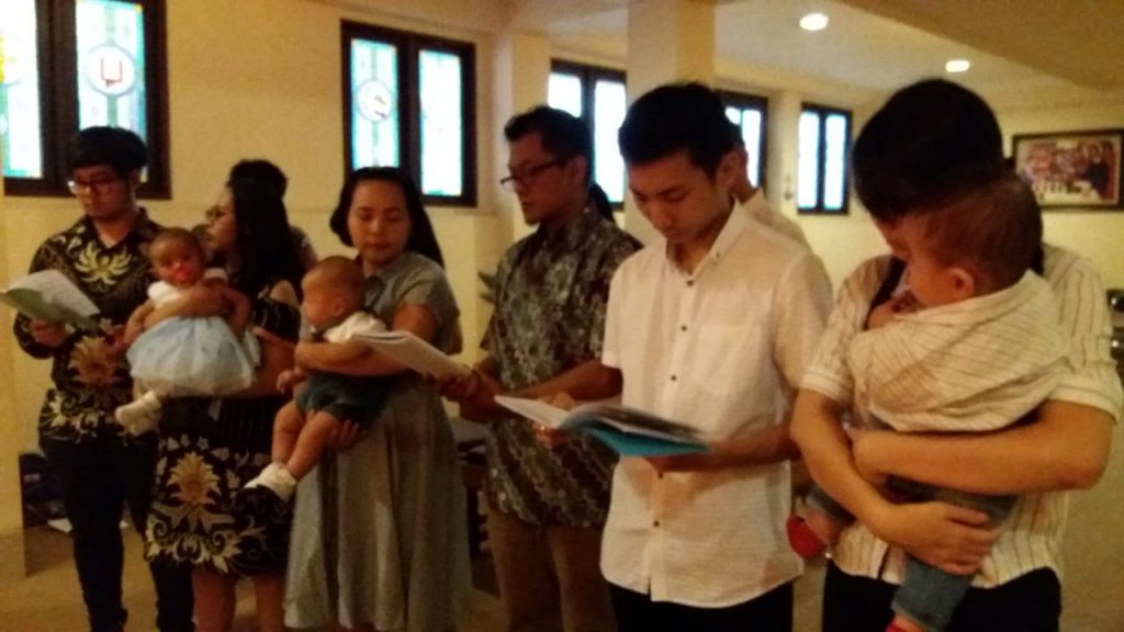 Baptisan Menjadikan Anak-Anak Allah