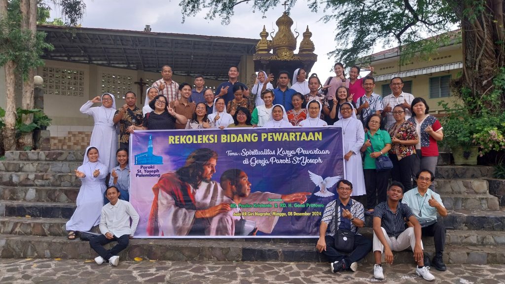 Bidang Pewartaan Menyalakan Semangat Api Roh Kudus Bidang Pewartaan Menyalakan Semangat Api Roh Kudus