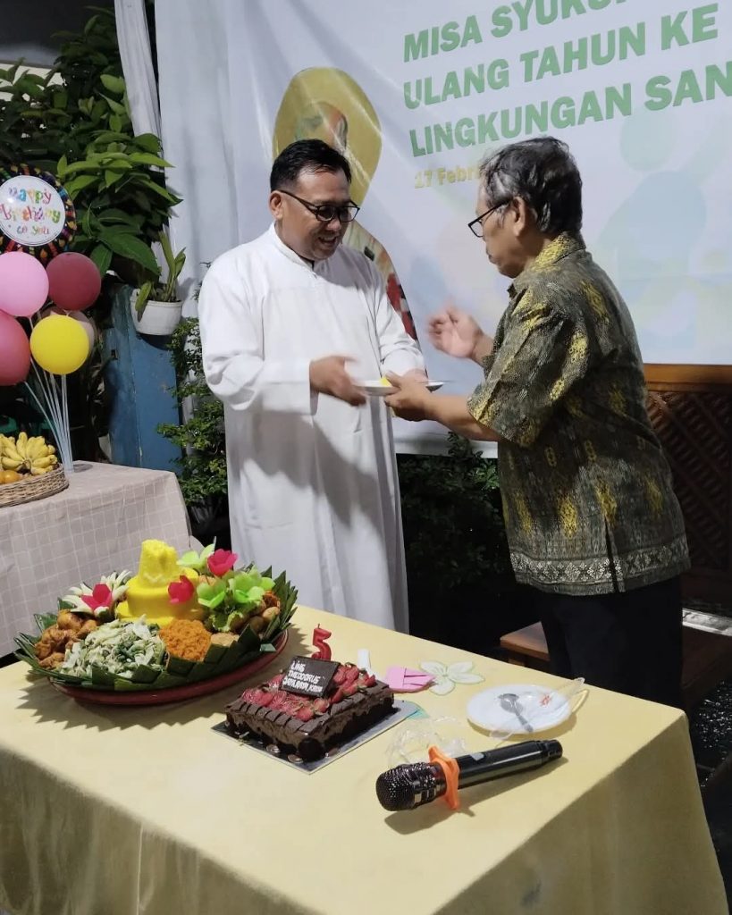 Miliki Semangat Sehati Sejiwa Dalam Komunitas Basis Miliki Semangat Sehati Sejiwa Dalam Komunitas Basis