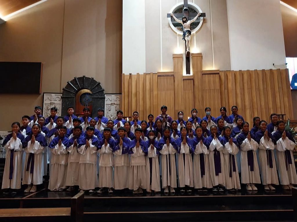 36 Anak Dilantik Menjadi Anggota Putra-Putri Altar