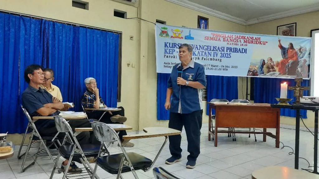 Umat Santo Yoseph Mengikuti Kursus Evangelisasi Pribadi (KEP)
