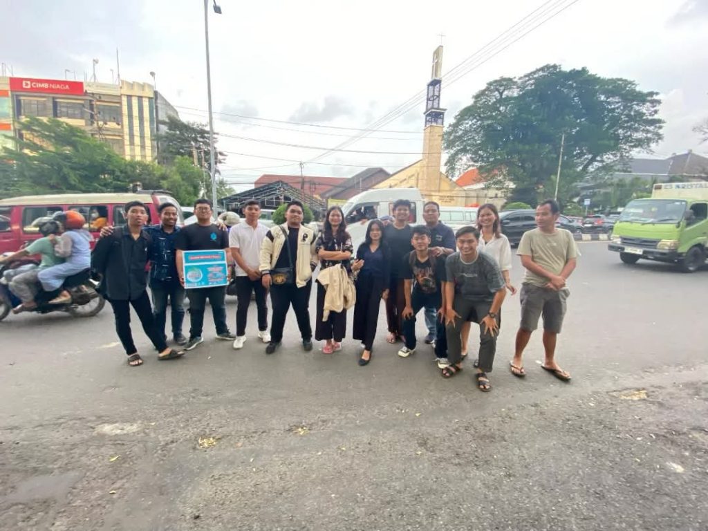 OMK Santo Yoseph Palembang Menebar Kasih Kepada Sesama