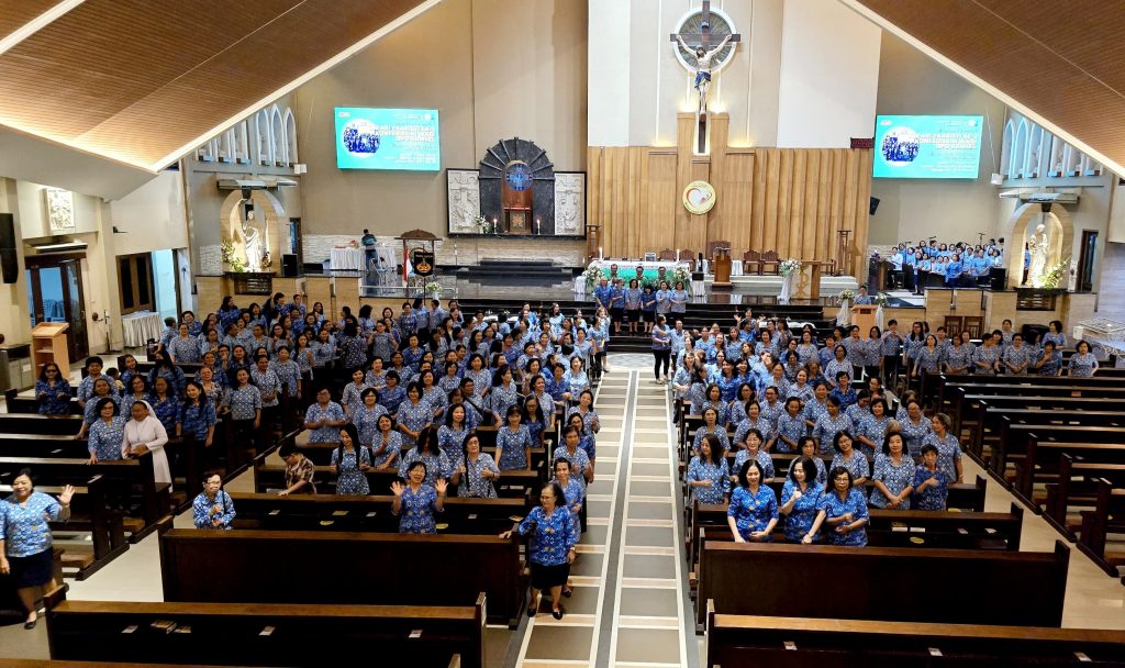 Wanita Katolik RI : Menampilkan Wajah Gereja Di Tengah Masyarakat Wanita Katolik RI : Menampilkan Wajah Gereja Di Tengah Masyarakat