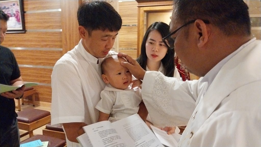 Dua Anak Resmi Menjadi Anak-Anak Allah