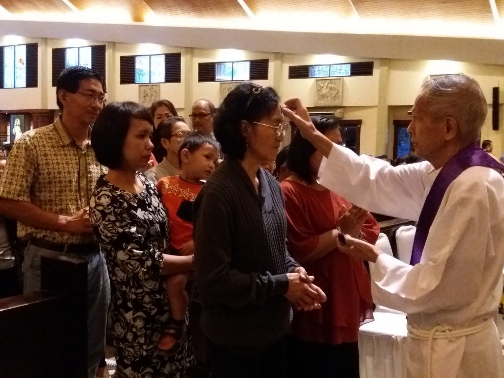 Hayati  Pertobatan Dengan Peduli Pada Sesama