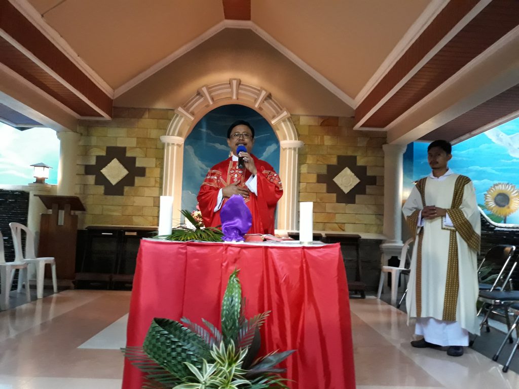 Umat Merayakan Minggu Palma