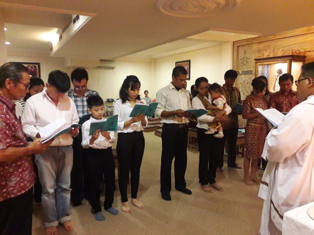 3 Anak Mendapat Rahmat Baptisan