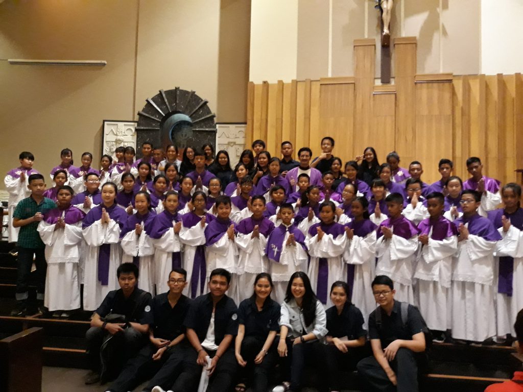 Pelantikan Anggota Baru Putra-Putri Altar