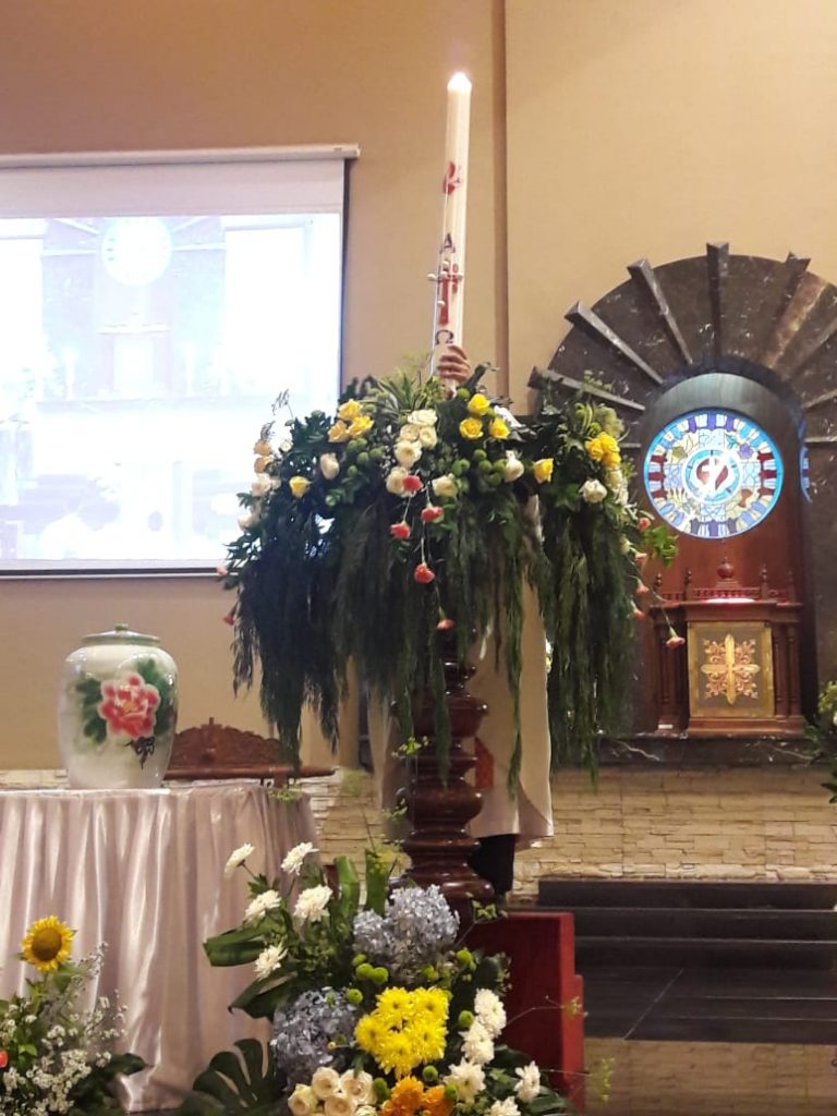 Paskah Memberi Semangat Baru dan Saling Mengasihi Paskah Memberi Semangat Baru dan Saling Mengasihi