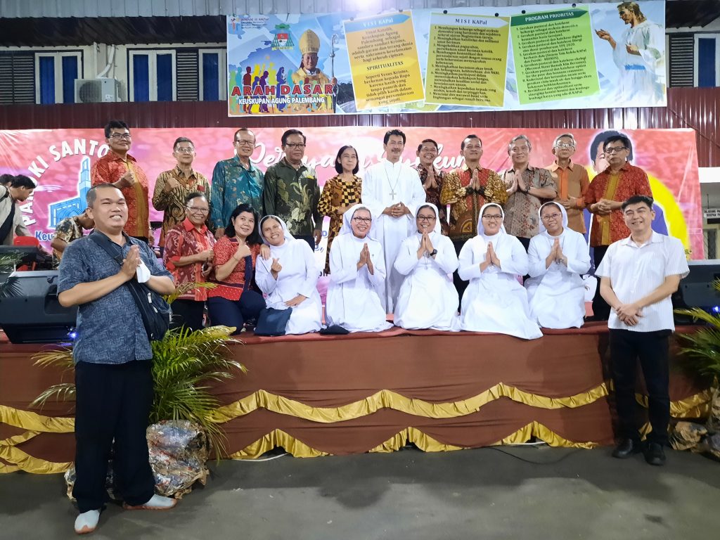 Mgr. Avien, Uskup Tanjung Karang, Imam Diosesan Pertama dari Keuskupan Agung Palembang