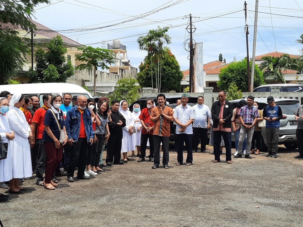 Umat Tanjung Karang Menyambut Sukacita Mgr. Avien