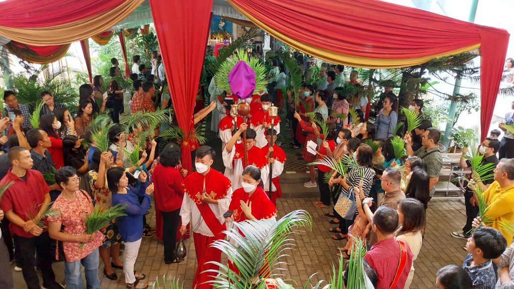 Minggu Palma : Mengenang Sengsara dan Kematian Yesus Kristus Minggu Palma : Mengenang Sengsara dan Kematian Yesus Kristus