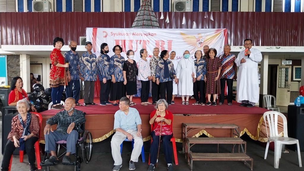 Lansia “ Berikan Yang Terbaik Untuk Tuhan “