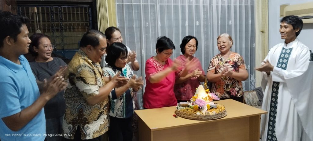 Jangan Lupakan Tuhan dan Berjuanglah Menjadi Kudus di Tengah Keterbatasan Jangan Lupakan Tuhan dan Berjuanglah Menjadi Kudus di Tengah Keterbatasan