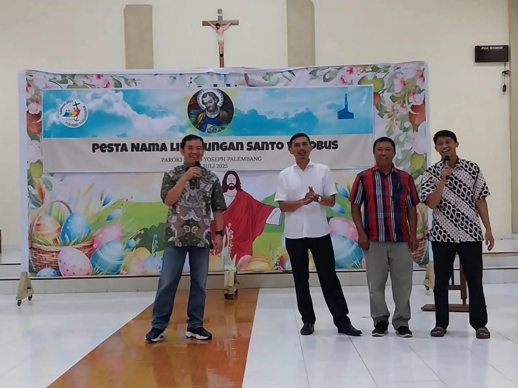 Umat Lingkungan Santo Yakobus, Hendaklah Menjadi Pribadi Setia, Rendah Hati dan Solider Umat Lingkungan Santo Yakobus, Hendaklah Menjadi Pribadi Setia, Rendah Hati dan Solider