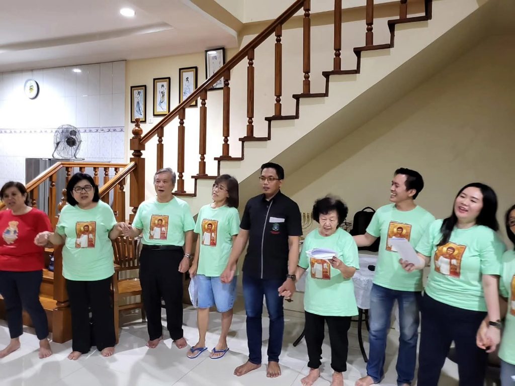Perpisahan Lingkungan Santo Stefanus Dengan Romo Agung Perpisahan Lingkungan Santo Stefanus Dengan Romo Agung