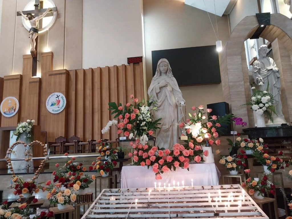 Mari Menghidupi Rosario Agar Menjadi Tanda Butir Kasih Dalam Hidup Kita Mari Menghidupi Rosario Agar Menjadi Tanda Butir Kasih Dalam Hidup Kita