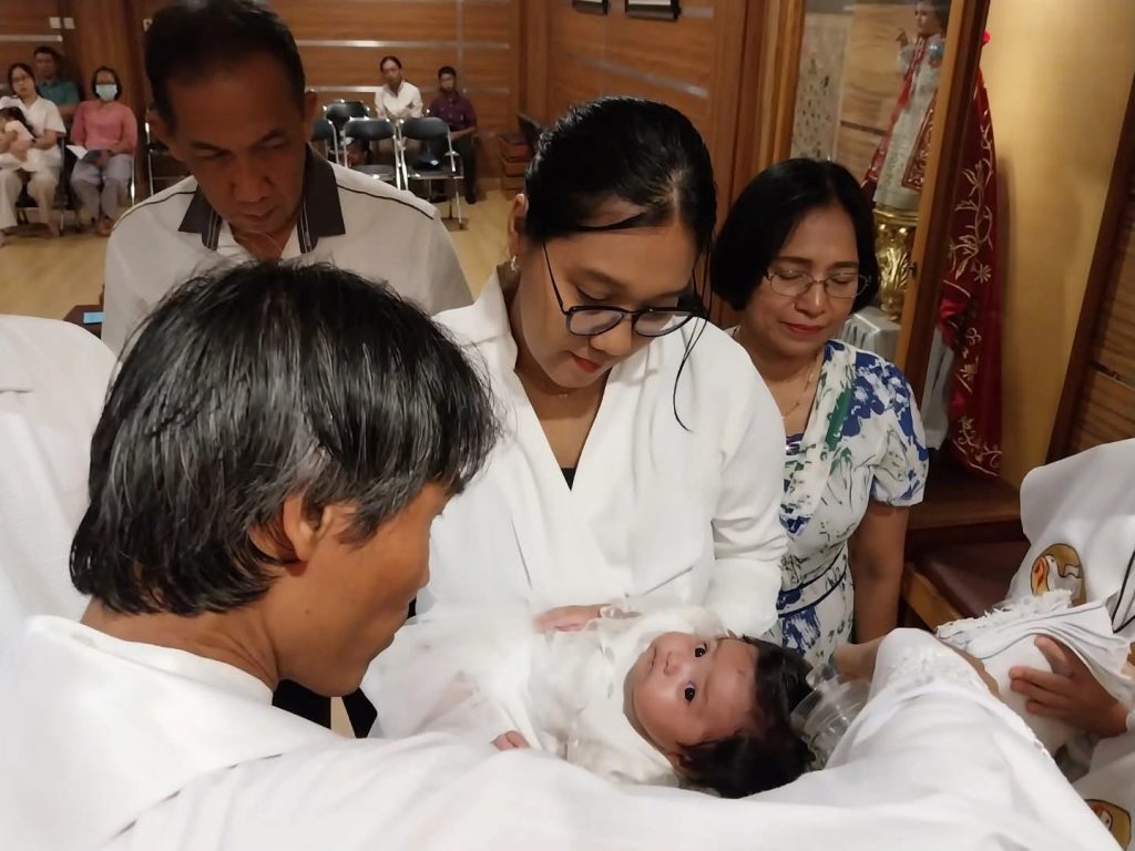 Anak-Anak Dilahirkan Kembali Dalam Air dan Roh Anak-Anak Dilahirkan Kembali Dalam Air dan Roh