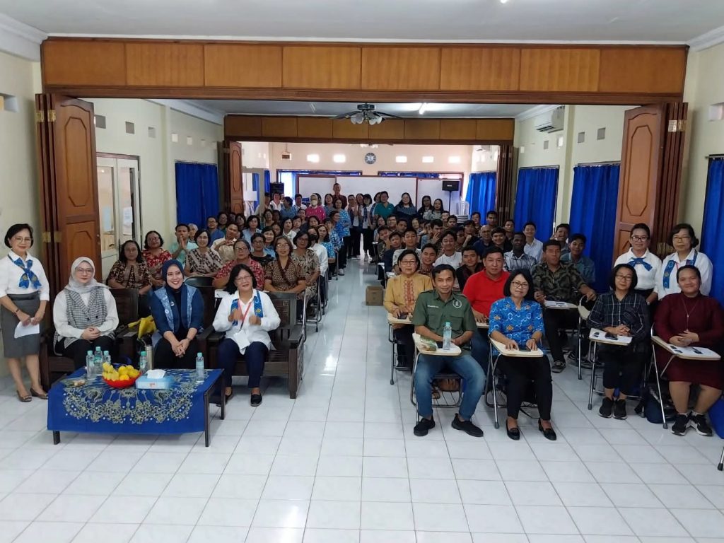 Seksi Wanita Katolik DPC Santo Yoseph Gelar Seminar Public Speaking