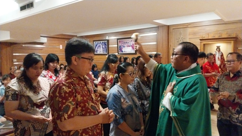 Pelantikan Pengurus Lingkungan Santo Fransiskus Assisi Dan Santo Fransiskus Xaverius Pelantikan Pengurus Lingkungan Santo Fransiskus Assisi Dan Santo Fransiskus Xaverius