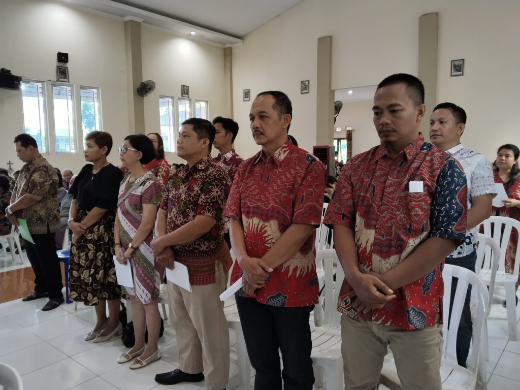 Pelantikan Pengurus Wilayah XIII, Lingkungan Santo Andreas, Santo Yakobus, Santo Theodorus dan Santa Maria Ratu Rosario