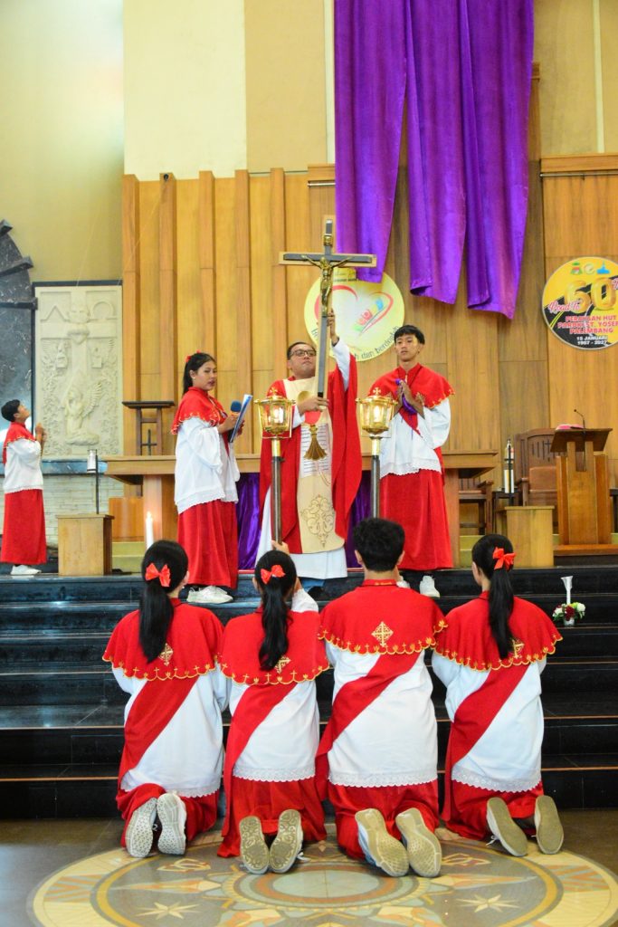 Jumat Agung : Misteri Iman Yang Sungguh Dihayati Dan Dihormati.