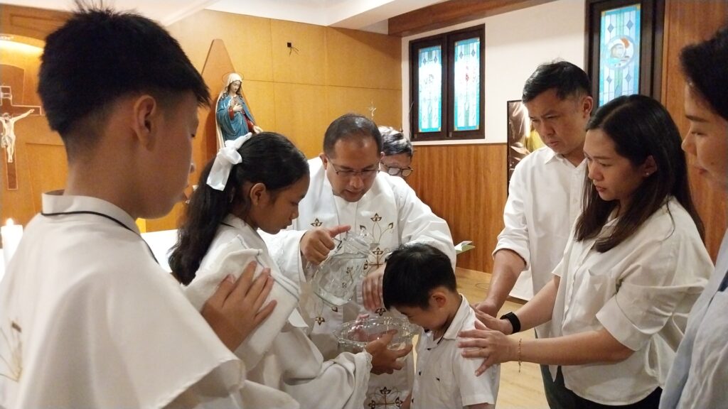 Memberi Teladan Iman Kepada Anak Melalui Sakramen Baptis Memberi Teladan Iman Kepada Anak Melalui Sakramen Baptis